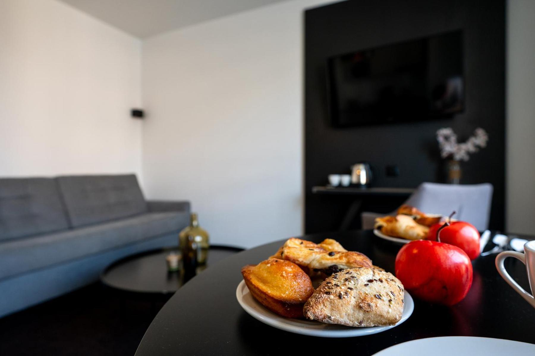 Nemea Appart Hotel Europe Velizy Villacoublay Exterior foto